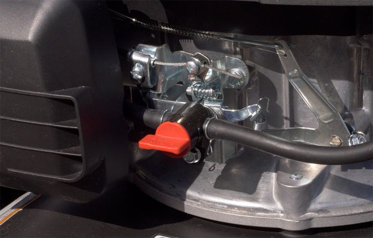 燃料コックを開く