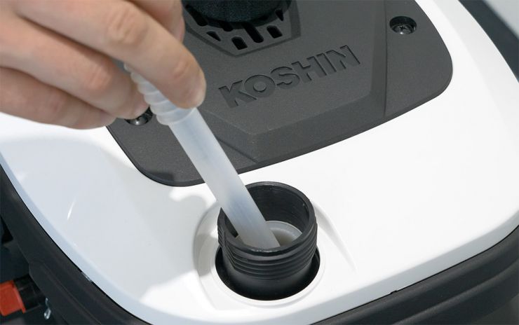 ガソリンを注入